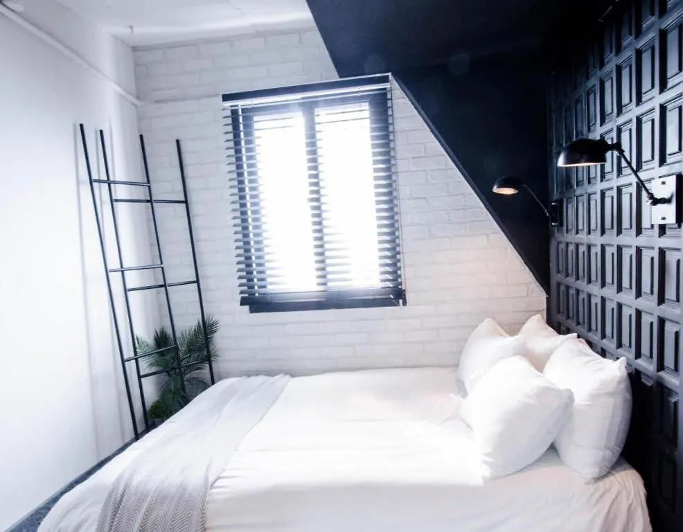 Mmmio II Design Residence Myeongdong Seoul Motell