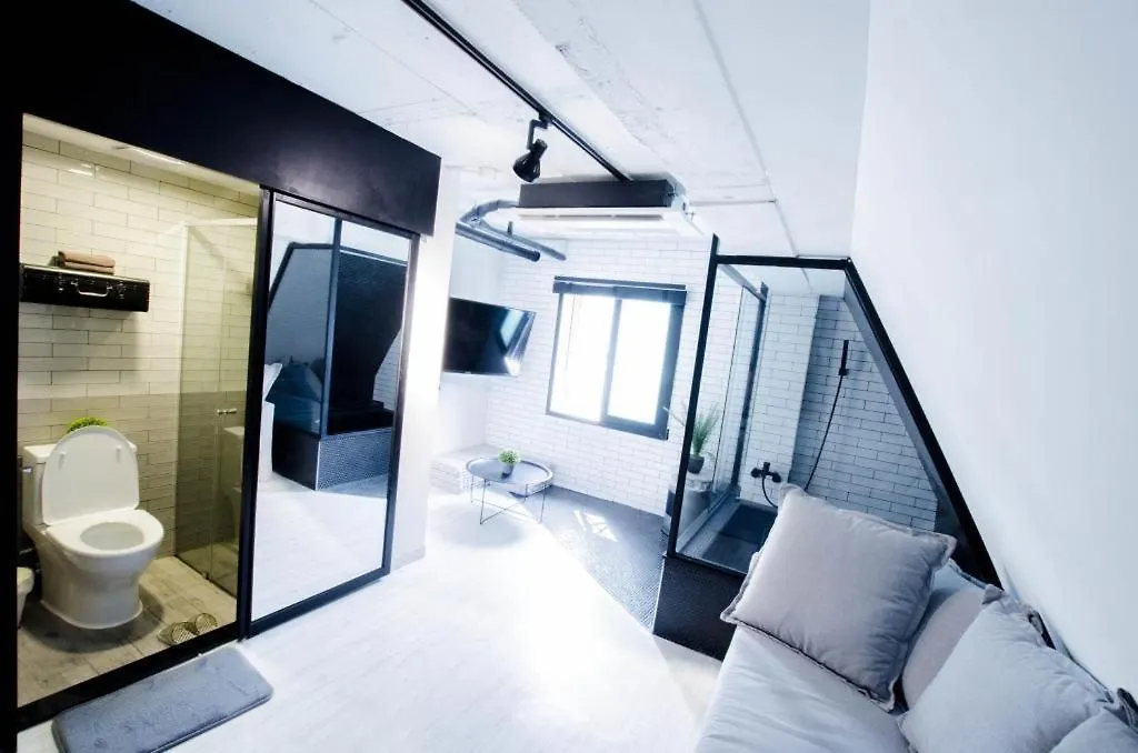 Motel Mmmio II Design Residence Myeongdong Seoul