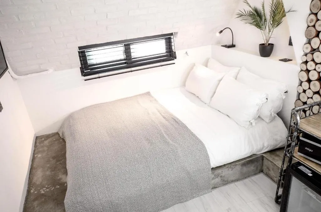 Motel Mmmio II Design Residence Myeongdong Seoul